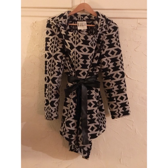 Vintage early 2010s, Cozy Part Wool BB Dakota Jacquard Wrap Coat, Size small - Picture 3 of 11